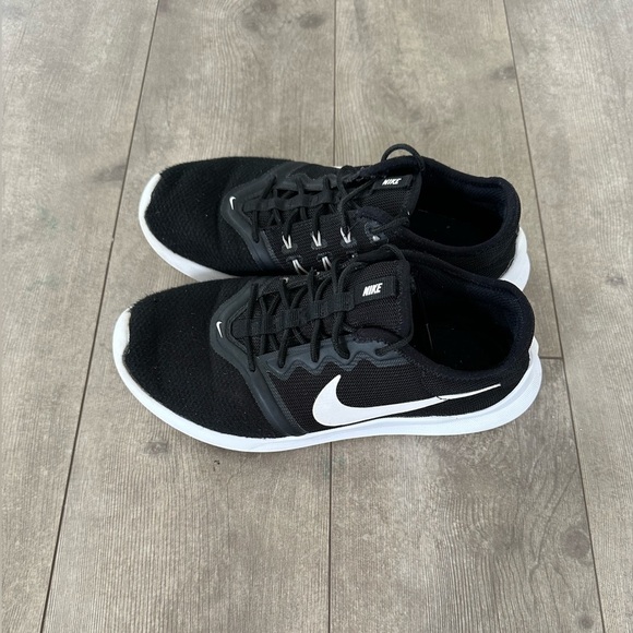 Nike black white VTR Women's Running Training  Shoe AT4345-001 Size 7.5 - Picture 8 of 15
